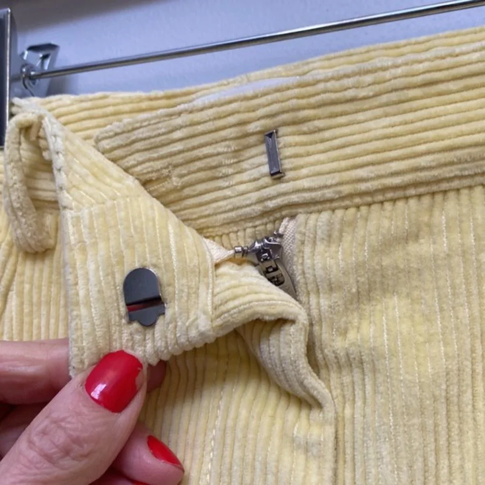 ❗️SOLD❗️Wilfred Yellow Corduroy Lennox Pants Size 6 - Picture 11 of 11